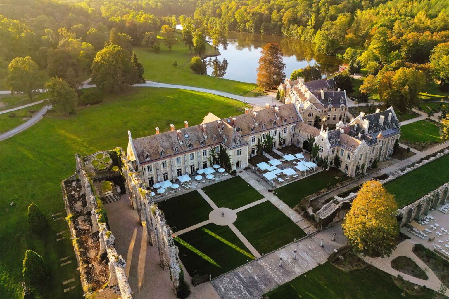 Abbaye de Vaux de Cernay, Courtesy e © Abbaye de Vaux de Cernay press office