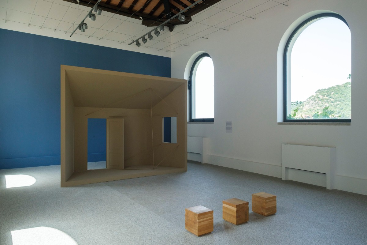 Installation view, Nivola, Colombo e lo spazio intorno, Museo Nivola, Orani, 24 luglio - 25 ottobre 2026, Ph. © Andrea Mignogna