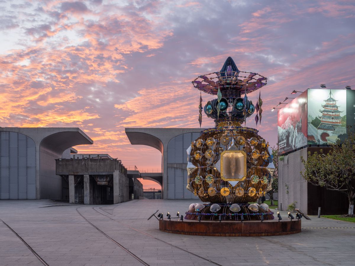 Wallace Chan, Vessels of Other Worlds, Long Museum Preview, Birth Sculpture, 2025, photo credit Tian Fang Fang