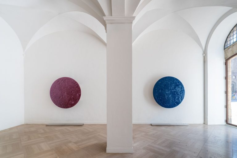 Arcangelo Sassolino - Present tense exhibition view Galleria Continua San Gimignano, 2025. Photo_ Ela Bialkowska, OKNO Studio