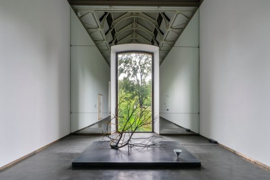 Rebecca Horn, Das Rad der Zeit (The Wheel of Time), 2016, veduta dell’installazione, Castello di Rivoli Museo d’Arte Contemporanea, Rivoli-Torino. Courtesy Castello di Rivoli Museo d’Arte Contemporanea, Rivoli – Torino, Photo Ela Bialkowska OKNO studio